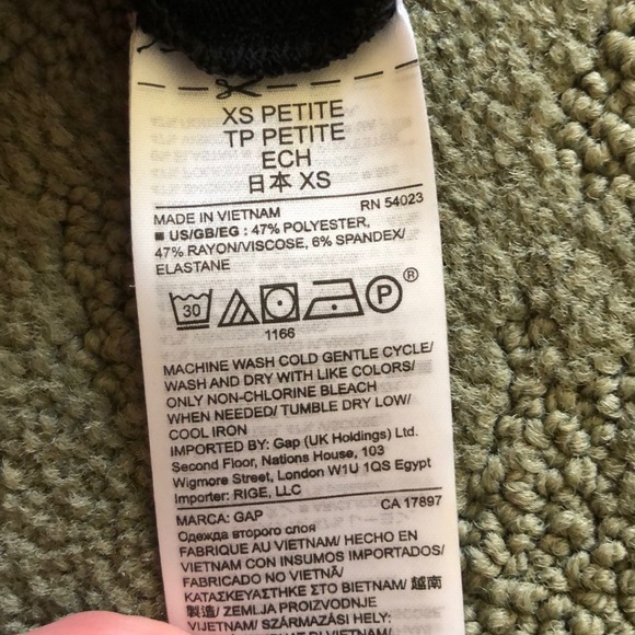 Black dress with lower back - Picture 3 of 4